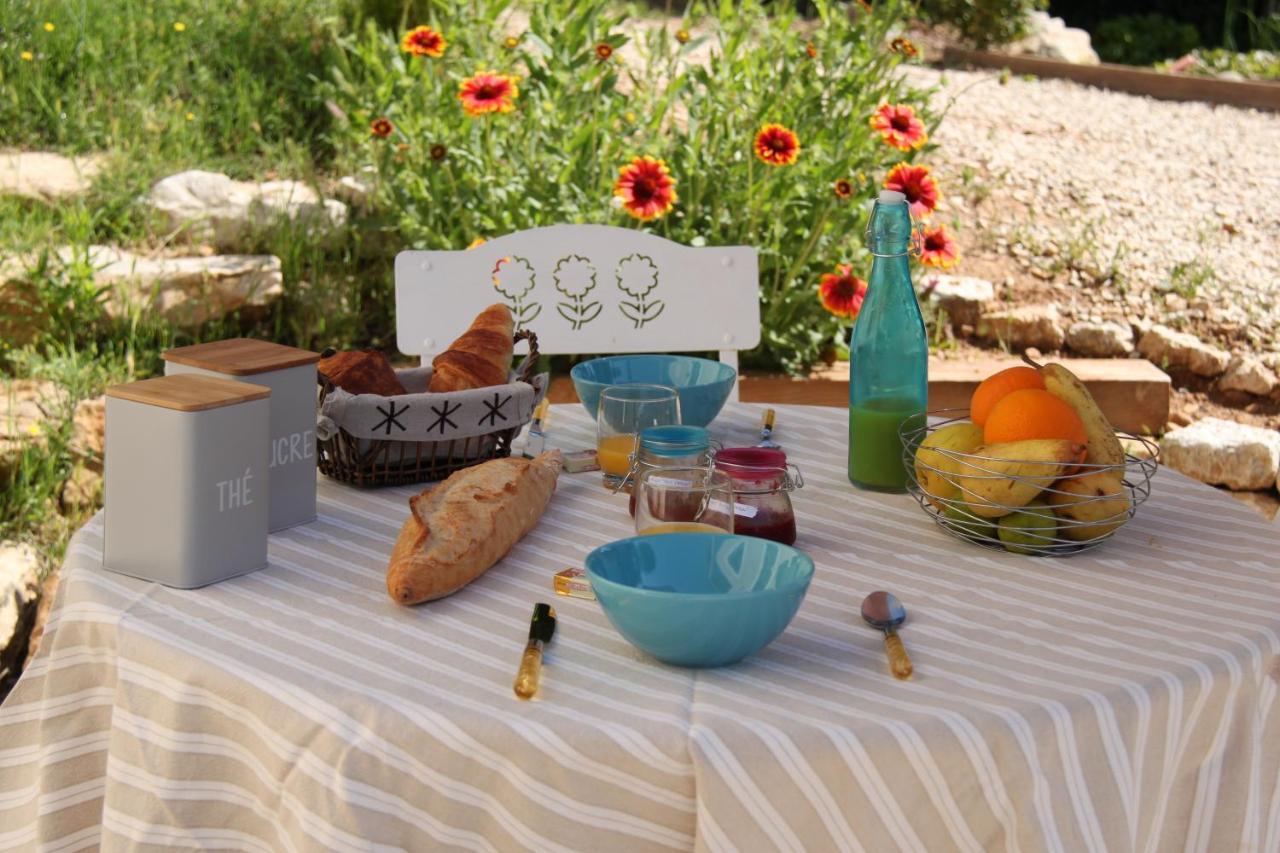 Villelaure Maison D'Hotes Les Jardinettes En Luberon מראה חיצוני תמונה