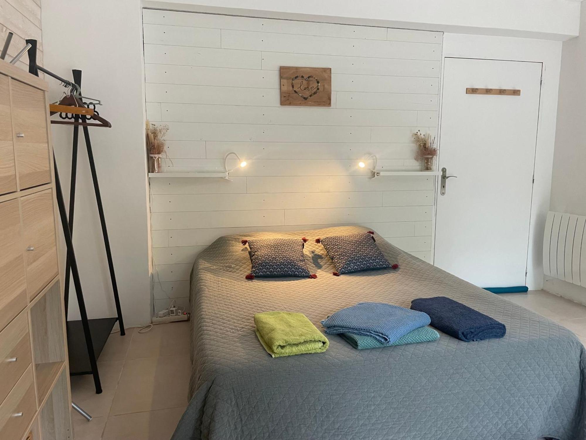 Villelaure Maison D'Hotes Les Jardinettes En Luberon מראה חיצוני תמונה