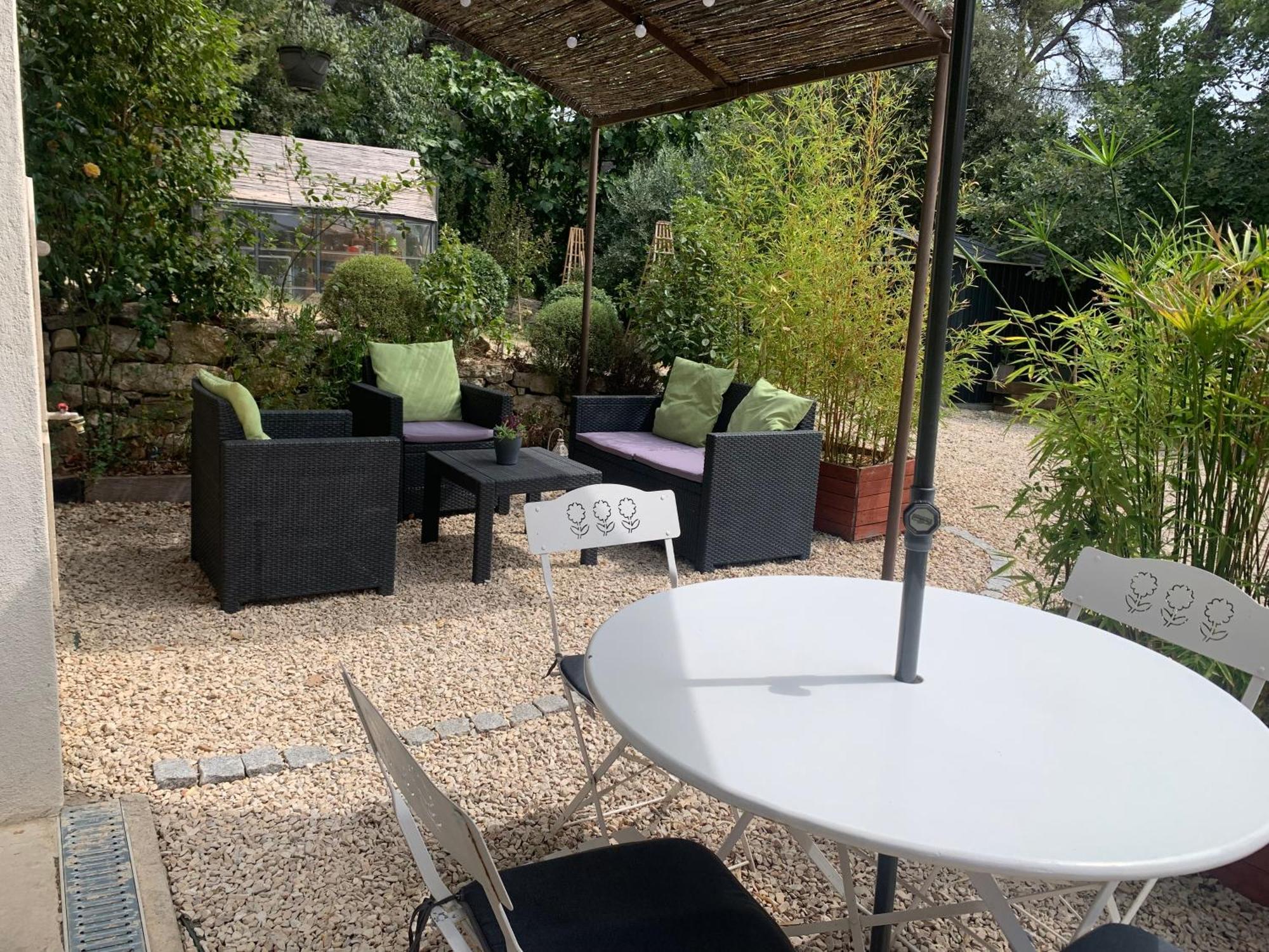 Villelaure Maison D'Hotes Les Jardinettes En Luberon מראה חיצוני תמונה